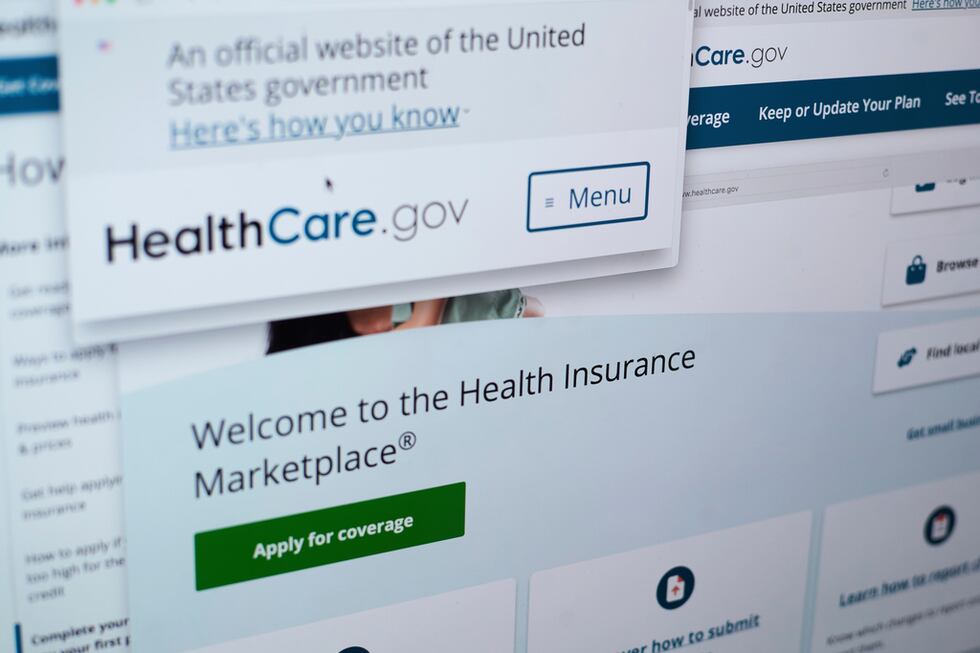 El sitio web de la Ley de Cuidado de Salud Asequible de Estados Unidos (healthcare.gov) en una...