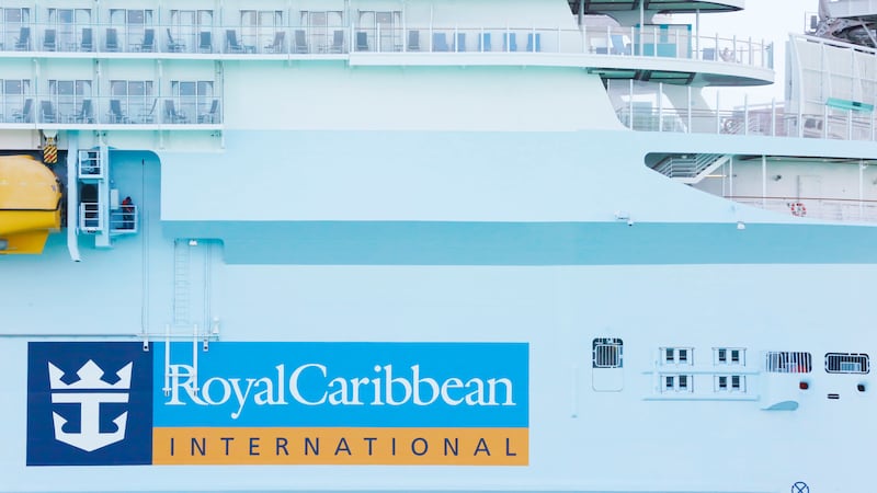 Un crucero de Royal Caribbean International atracado en Port Miami, el 14 de marzo de 2020, en...