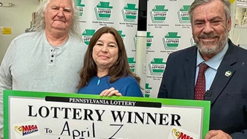 April Zipp, de 58 años, ganó un millón de dólares del Mega Millions.