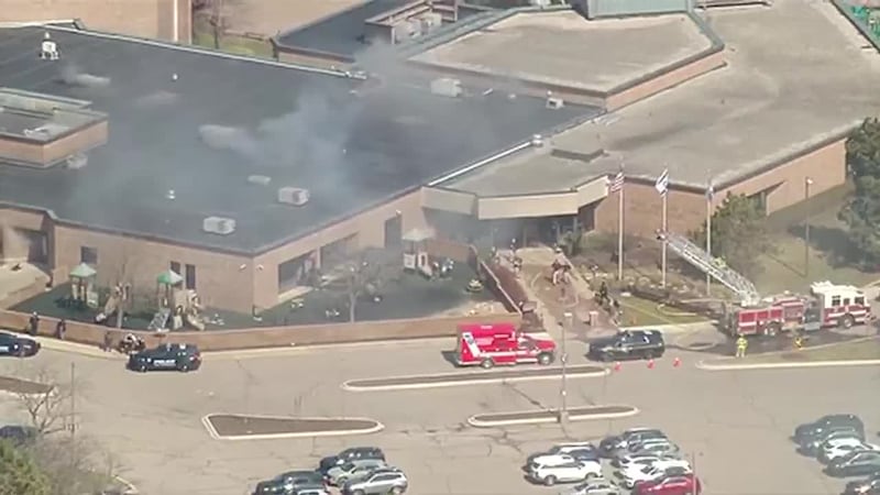 Autoridades investigan incidente ocurrido en sinagoga de Michigan. Agentes abaten a hombre...