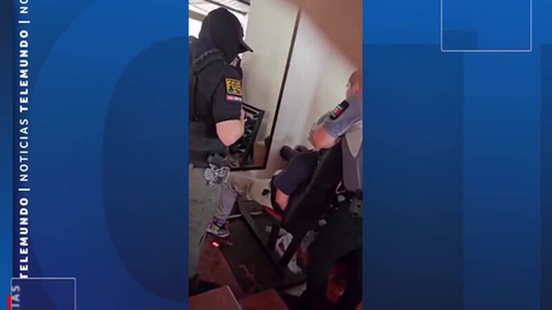 Arrestan a policías en México luego de que video en el que presuntamente torturaban a dos...