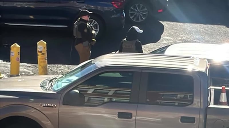 Nueve trabajadores arrestados tras redada en un autolavado. "(Los agentes) llegaron como...